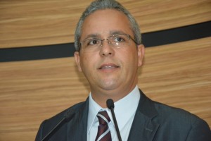 Coriolano Moraes