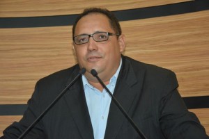  Luciano Gomes (PR)