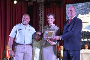 Vereador Sidney Oliveira Homenageada Lorena da Silva Vitória Santos