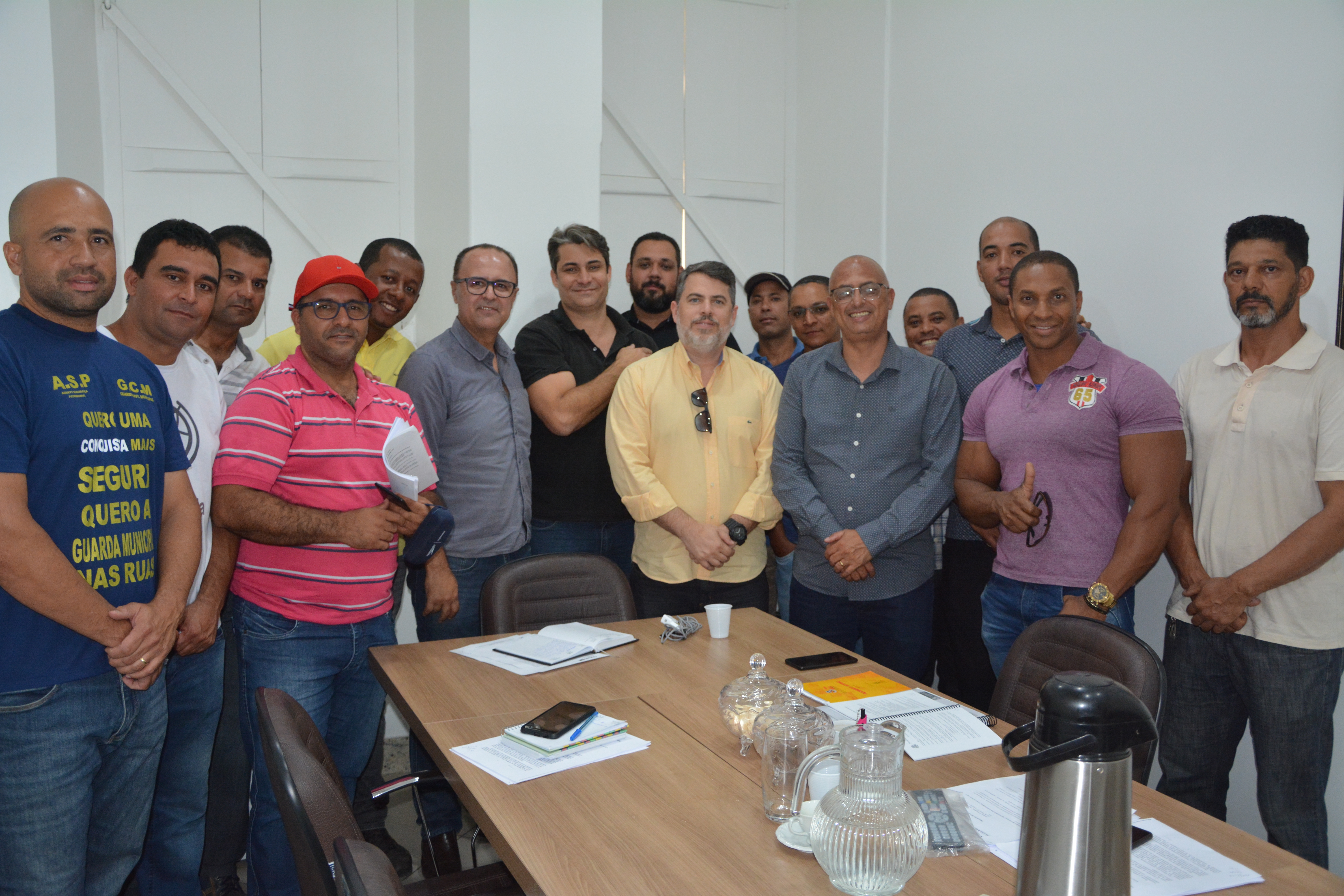 Imagem Vereadores se reúnem com agentes patrimoniais para discutir criação da guarda municipal
