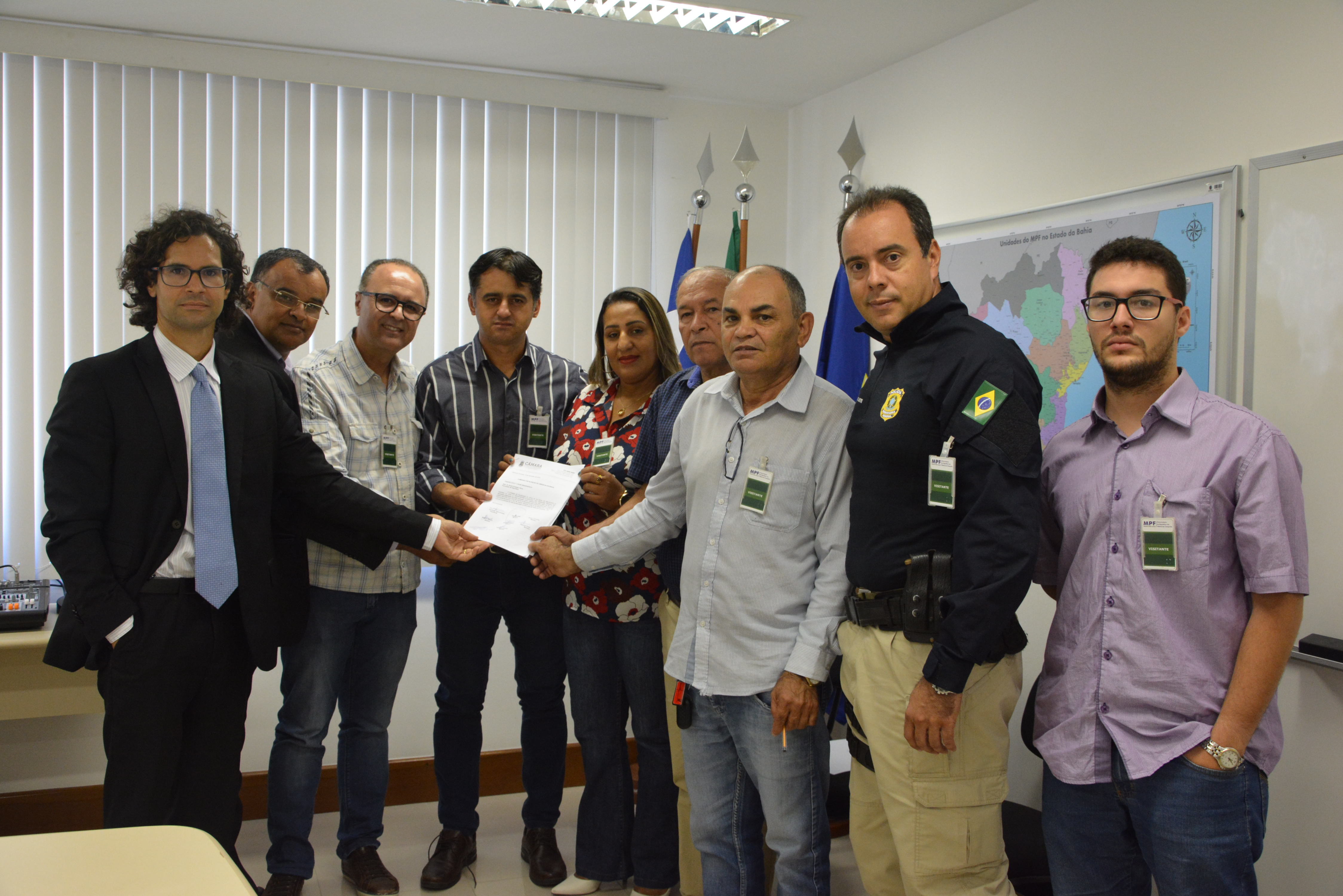 Imagem Comissão de Fiscalização de Obras da Via Bahia entrega relatório ao Ministério Público Federal