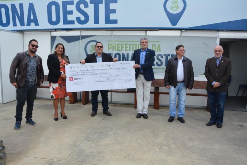 Imagem Câmara entrega cheque de mais de R$ 300 mil à Prefeitura para combate ao coronavírus