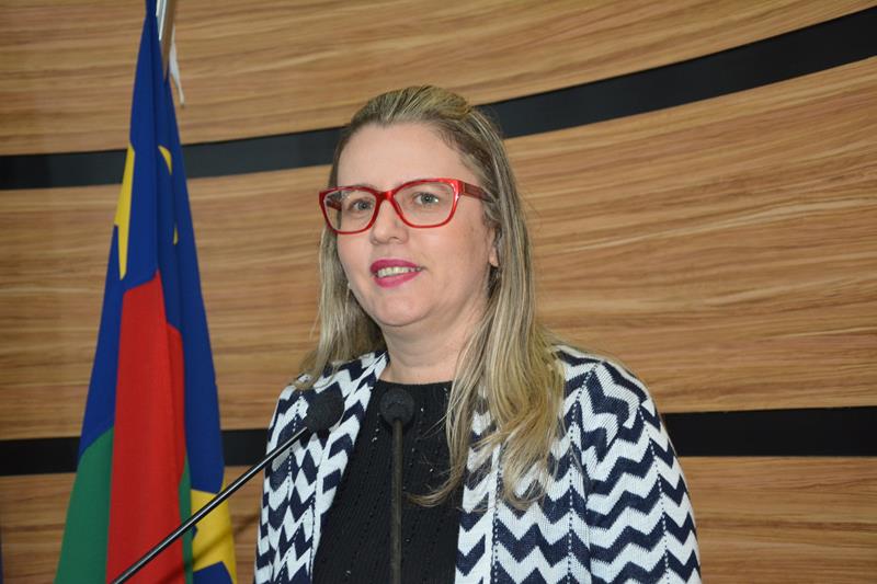 Imagem Viviane fala sobre caso de menina estuprada aos 10 anos de idade