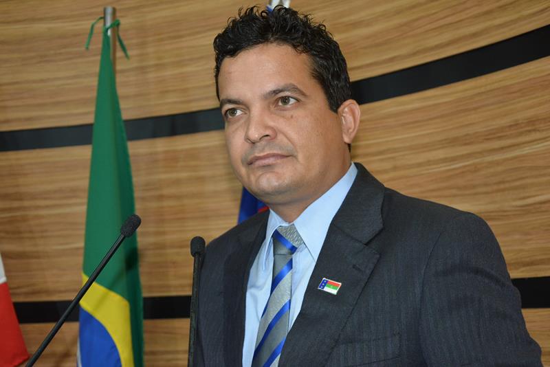 Imagem  Salomão critica aliados do prefeito Herzem Gusmão e publicidade da prefeitura