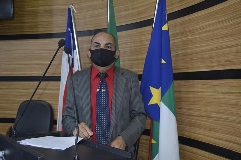 Imagem Bibia defende propostas de homenagens ao prefeito Herzem Gusmão