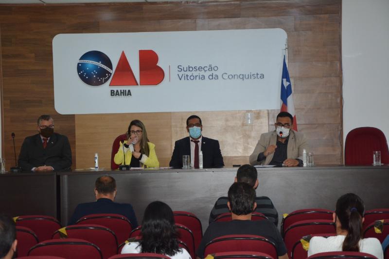 Imagem Vereadores debatem  retorno das aulas presenciais em audiência na sede da OAB