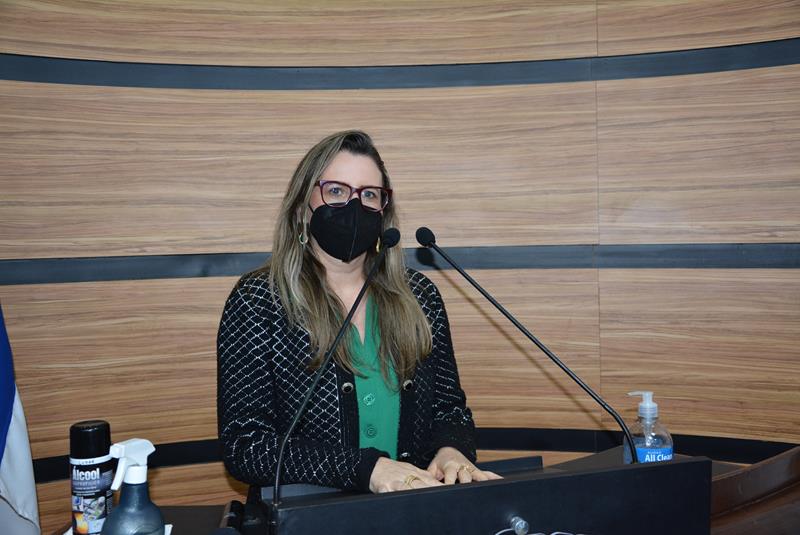 Imagem Viviane Sampaio se solidariza com chefe de cozinha que sofreu ofensas de Fábio Vilas-Boas
