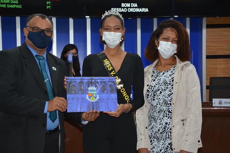 Imagem Câmara homenageia conquistense que conquistou 3º lugar no Miss Bahia 2021