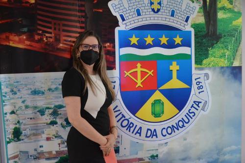 Imagem Viviane cobra da prefeitura solução para “buraqueira que está tomando conta” da cidade