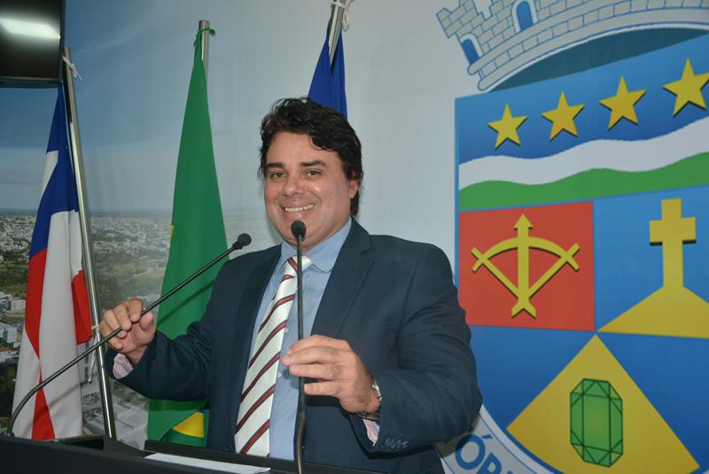 Imagem Andreson Ribeiro critica falta de planejamento na reforma do Murilão