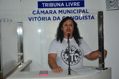Imagem Representante da ocupação do Cidade Bonita discursa na Tribuna Livre