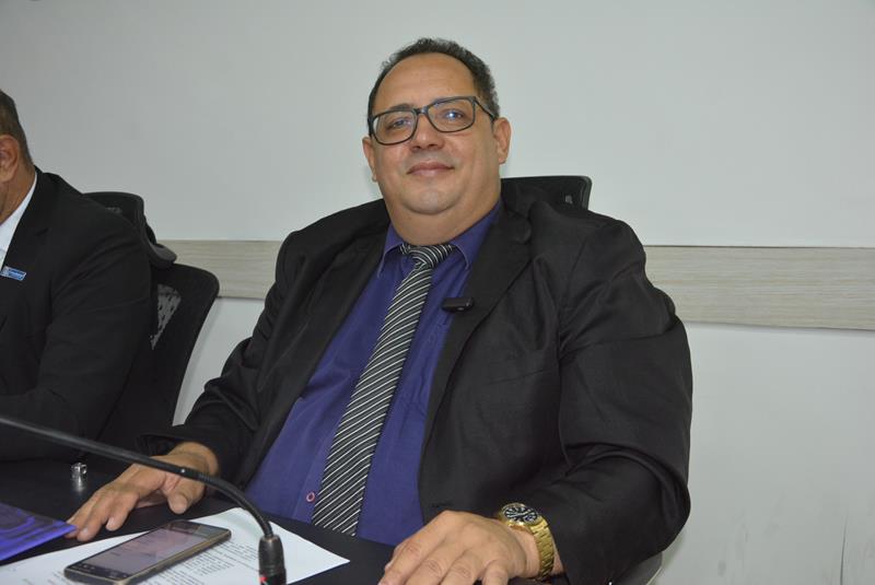 Imagem “Não é necessário aniquilar ninguém para disputar as eleições com dignidade”, declara Luciano Gomes após aprovação do Finisa III