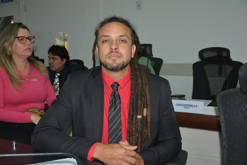 Imagem “Ninguém está brigando por privilégios”, afirma Xandó em defesa dos professores da Rede Municipal de Ensino
