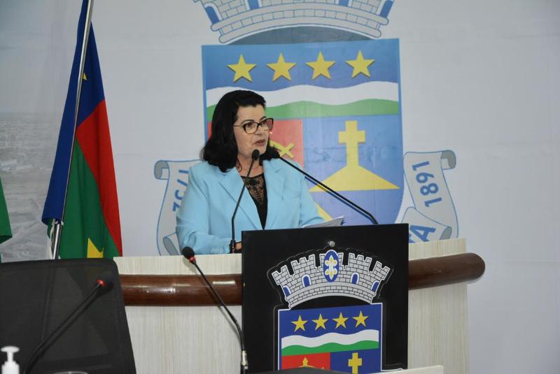 Imagem Lúcia critica o programa “Facilita Saúde” da Prefeitura Municipal 