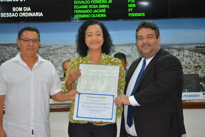 Imagem Câmara homenageia a Doutora Generosa Ribeiro pelo seu trabalho na Meliponicultora