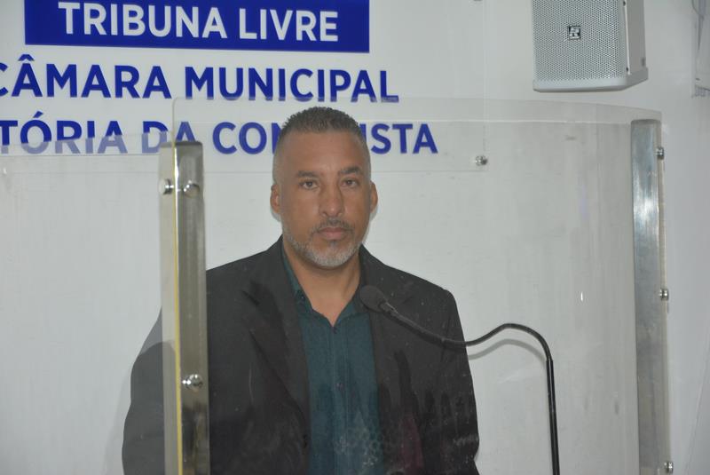 Imagem TRIBUNA LIVRE: Líder comunitário apresenta demandas do Vila Elisa e Renato Magalhães