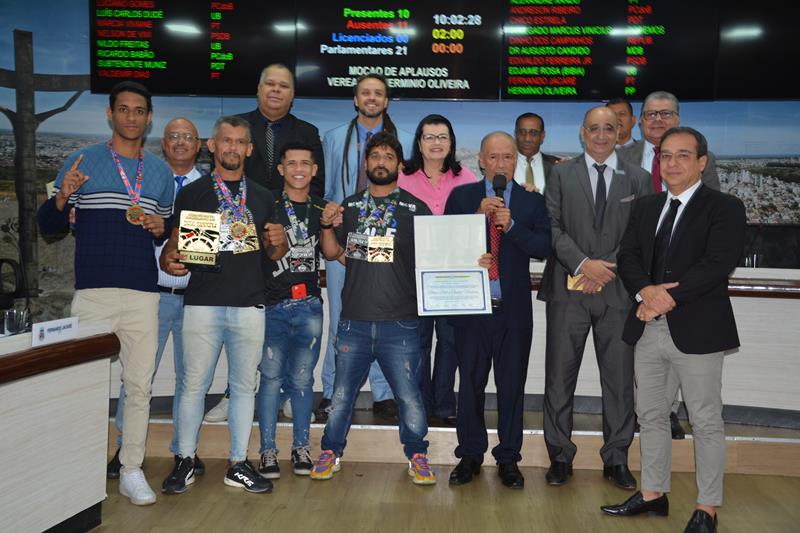 Imagem MOÇÃO DE APLAUSO: Equipes de Jiu-jitsu são homenageadas na Câmara