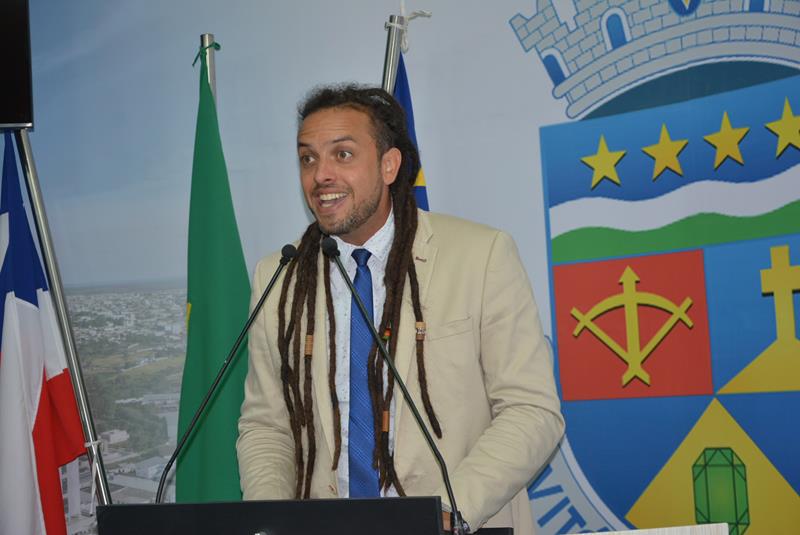 Imagem Xandó comemora ações do governo do estado na cidade