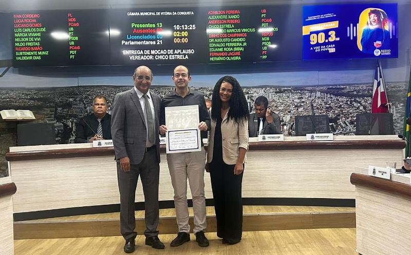 Imagem MOÇÃO DE APLAUSO: Hospital dos olhos recebe homenagem na Câmara