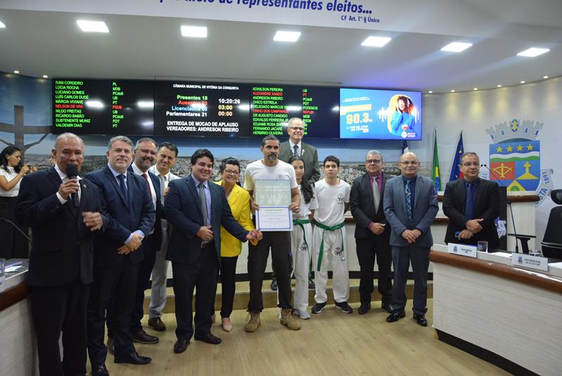 Imagem Câmara Municipal presta homenagem pelos 8 anos de prática de Krav Magá em Vitória da Conquista