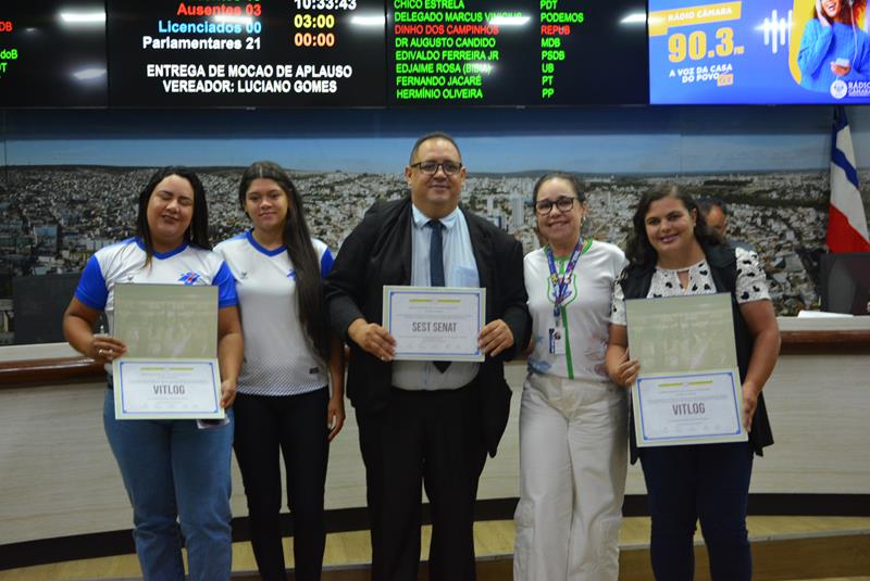 Imagem Equipe de Futebol Feminino VITLOG e SEST SENAT recebem moção de aplauso na Câmara Municipal