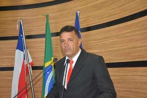 Imagem Presidente da Câmara Municipal dá posse a Moisés Santos