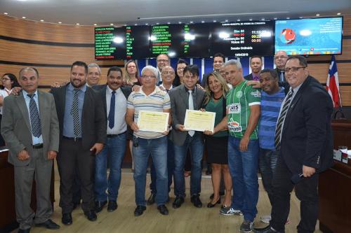 Imagem Câmara entrega Moções de Aplauso aos organizadores do Campeonato Interbairros de Futebol Society e aos times campeão e vice