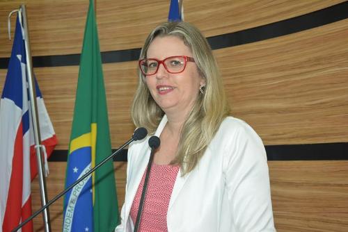Imagem Viviane reclama da demora na disponibilização de informações pelo Governo Herzem Gusmão