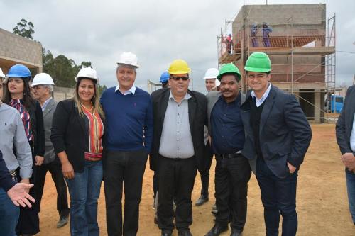 Imagem Câmara Municipal acompanha governador em visita a obras da Case, Policlínica e Aeroporto Glauber Rocha
