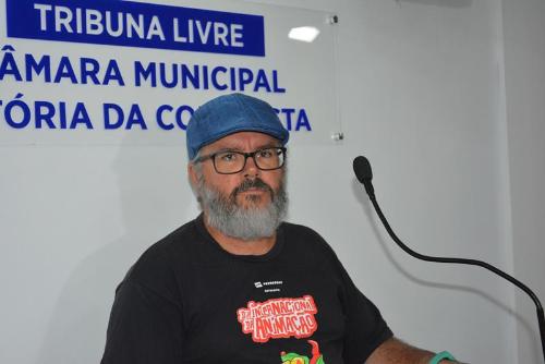 Imagem Tribuna Livre: Glauber Rocha é homenageado por jornalista