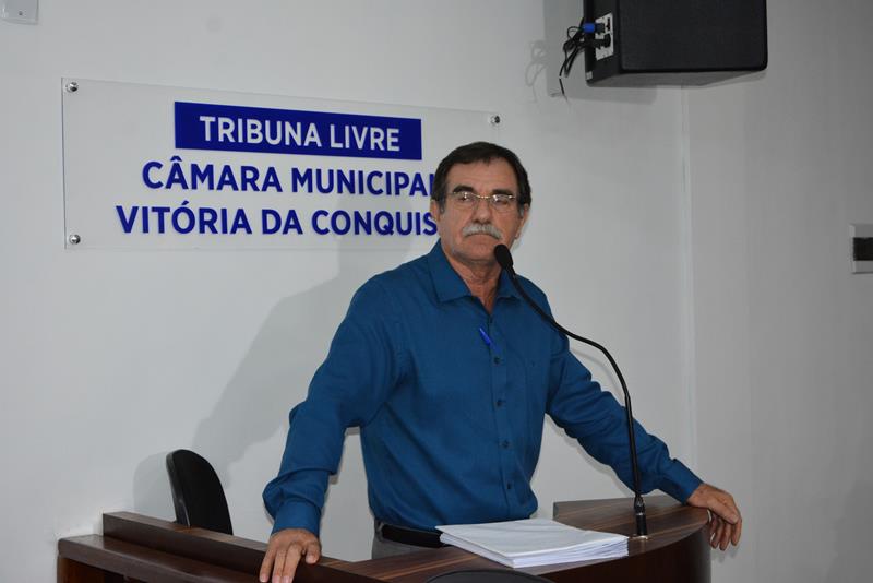 Imagem TRIBUNA LIVRE: Arlindo Rebouças denuncia ausência de licitação em obras da Emurc