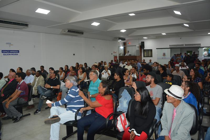 Imagem Tribuna Livre: Mães de alunos de Cercadinho se manifestam contra exoneração do diretor da Escola Municipal Rui Barbosa