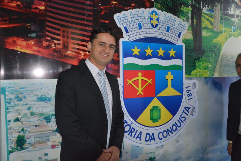 Imagem Jacaré destaca assinatura de convênio entre Bahia Gás e Prefeitura