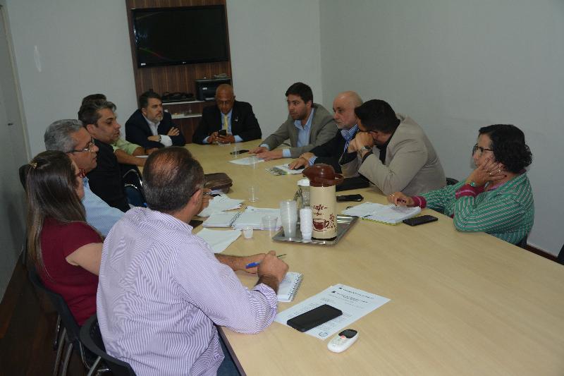Imagem Vereadores se reúnem com Secretários do Executivo para entender projeto que pede liberação de empréstimo do FINISA