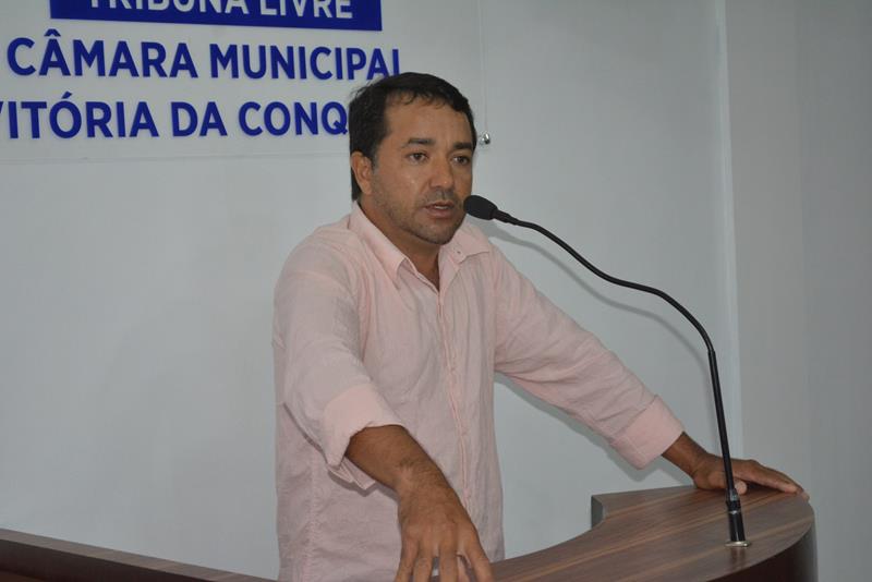 Imagem TRIBUNA LIVRE: Liderança de José Gonçalves critica fala de vereadores sobre reforma do Colégio Moisés Meira