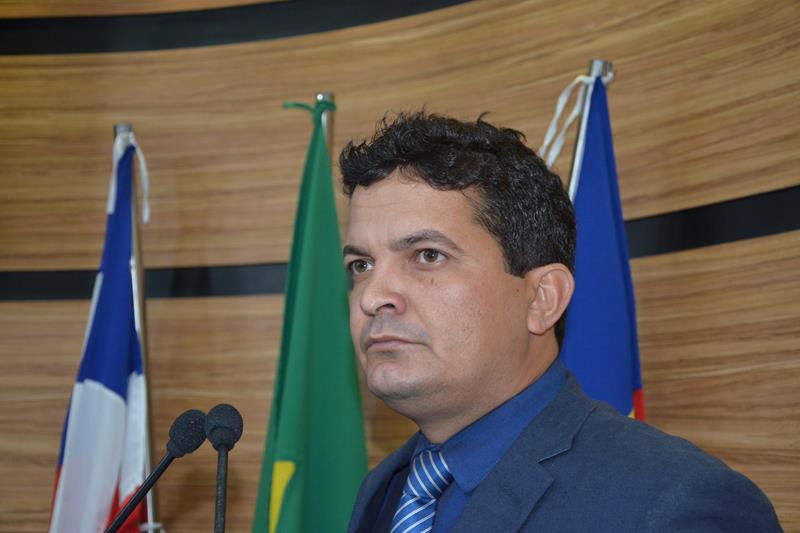 Imagem David Salomão defende Câmara e afirma que “radialista está recebendo do prefeito para falar mal do legislativo”