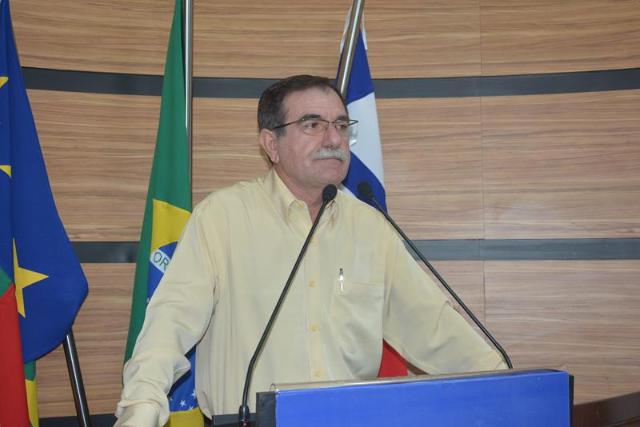 Imagem TRIBUNA LIVRE: Ex-vereador Arlindo Rebouças denuncia problemas no transporte coletivo e uso irregular do dinheiro público na FSVC