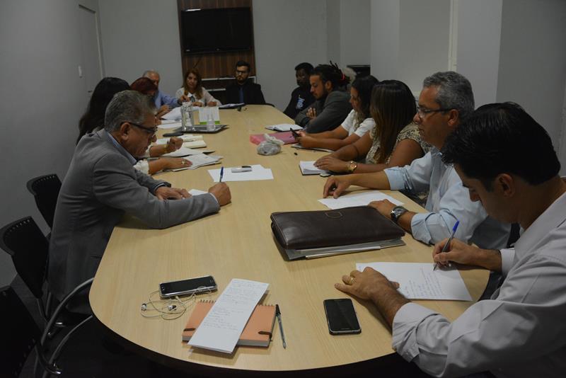 Imagem Oposição se reúne com Prefeitura, Defensoria Pública e moradores de ocupação do Nova Cidade