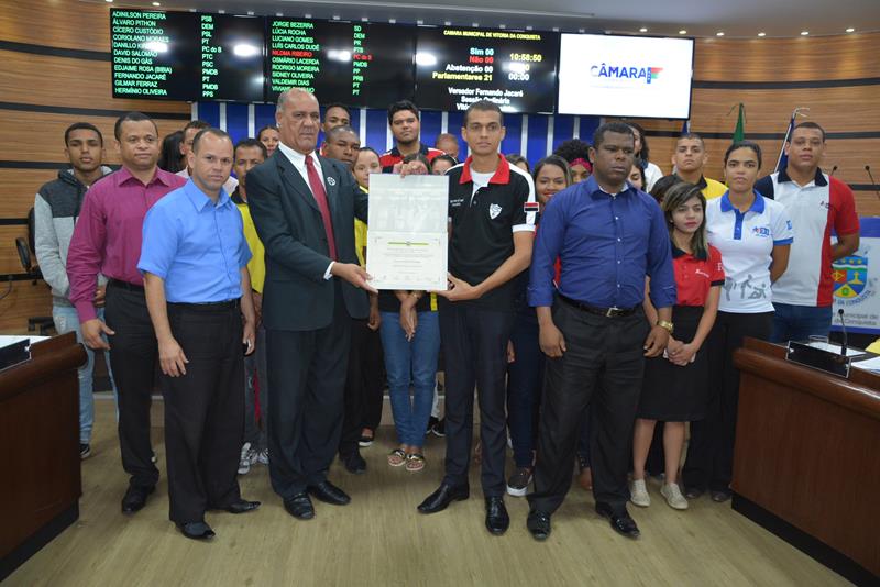 Imagem Câmara aplaude grupo Força Jovem da Igreja Universal